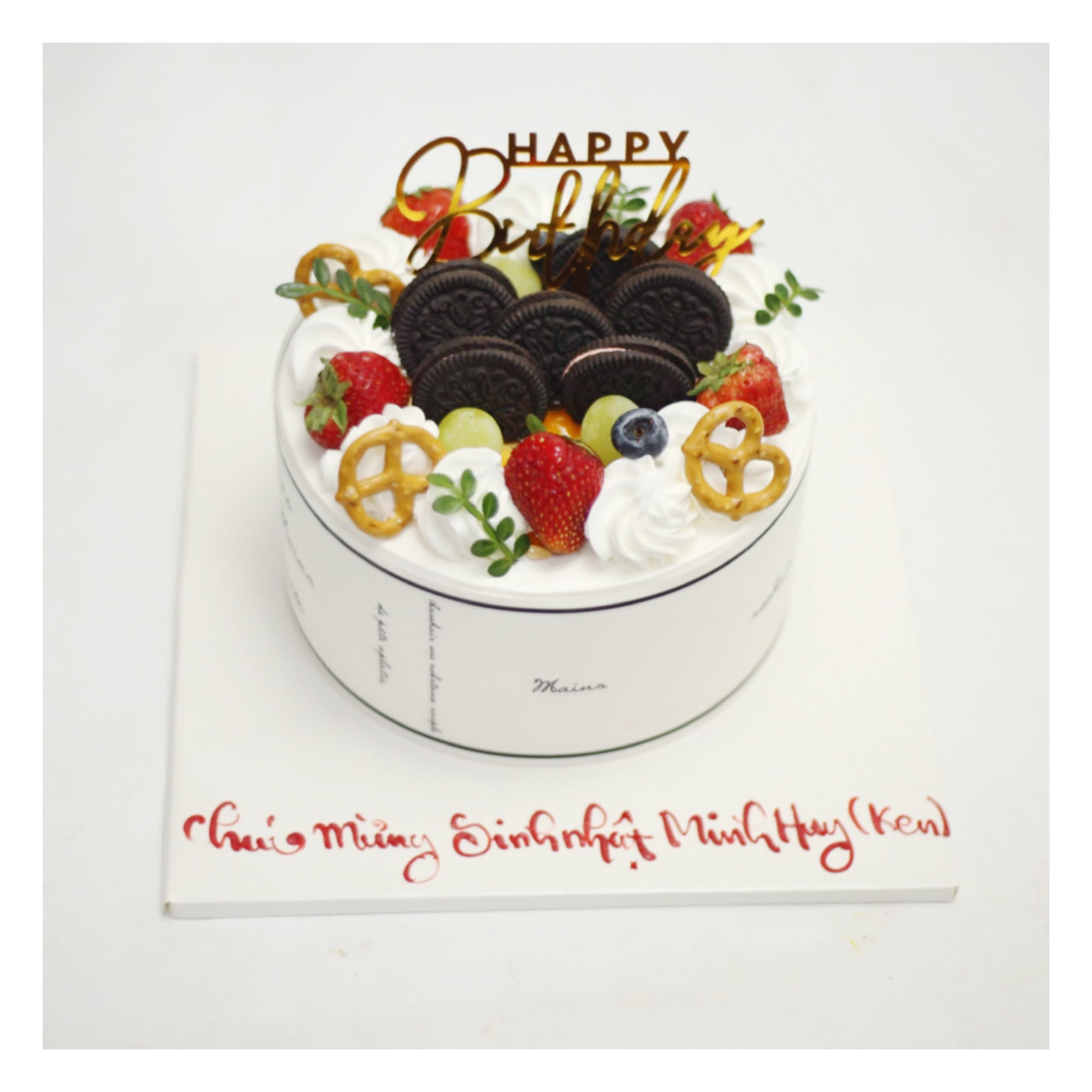 Bánh kem socola trang trí trái cây tươi mát