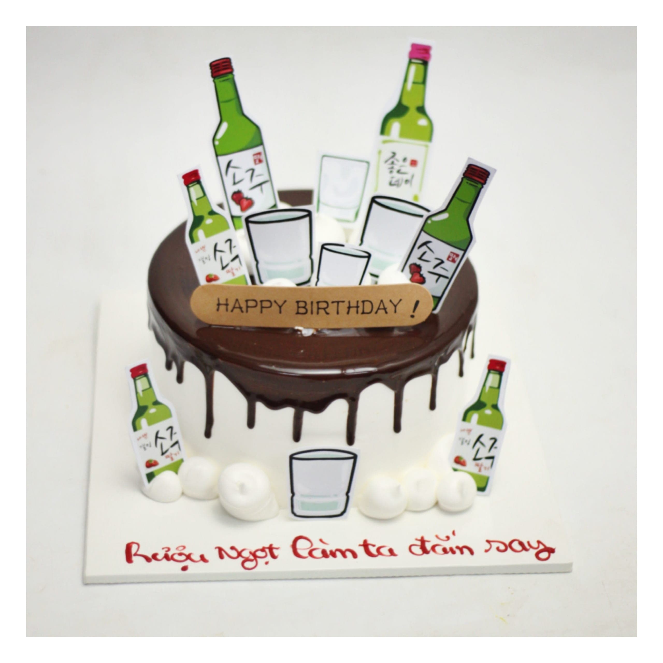 Bánh kem socola họa tiết chai rượu soju