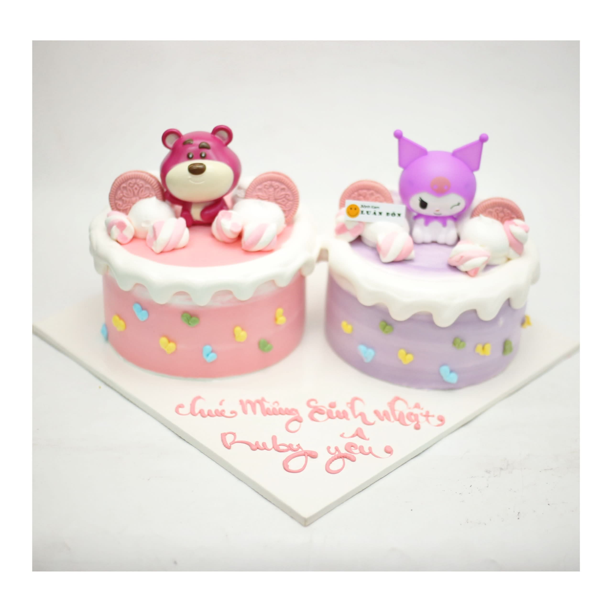 Bánh kem đôi gấu dâu và Kuromi dễ thương