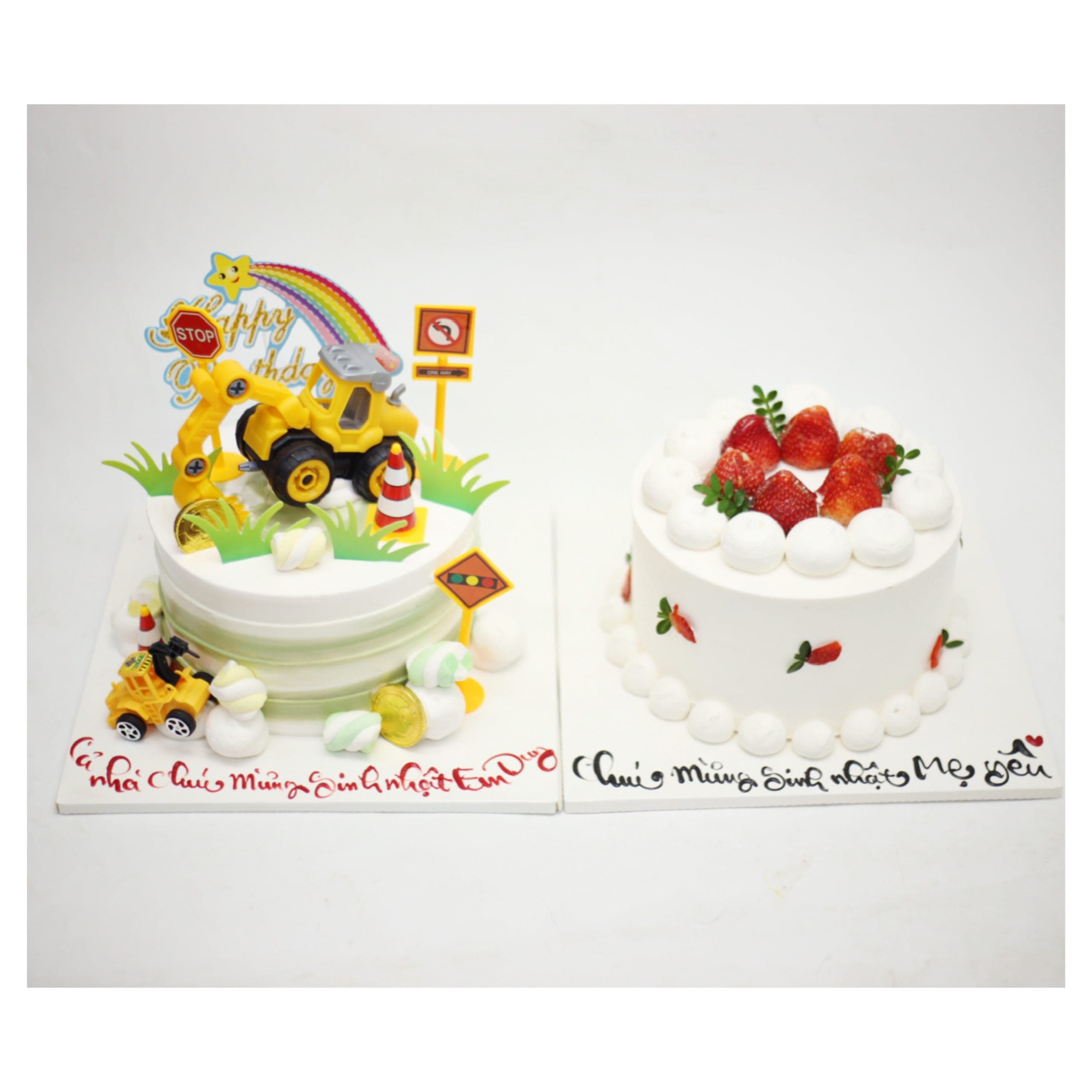 Bánh kem máy xúc và bánh kem dâu tây