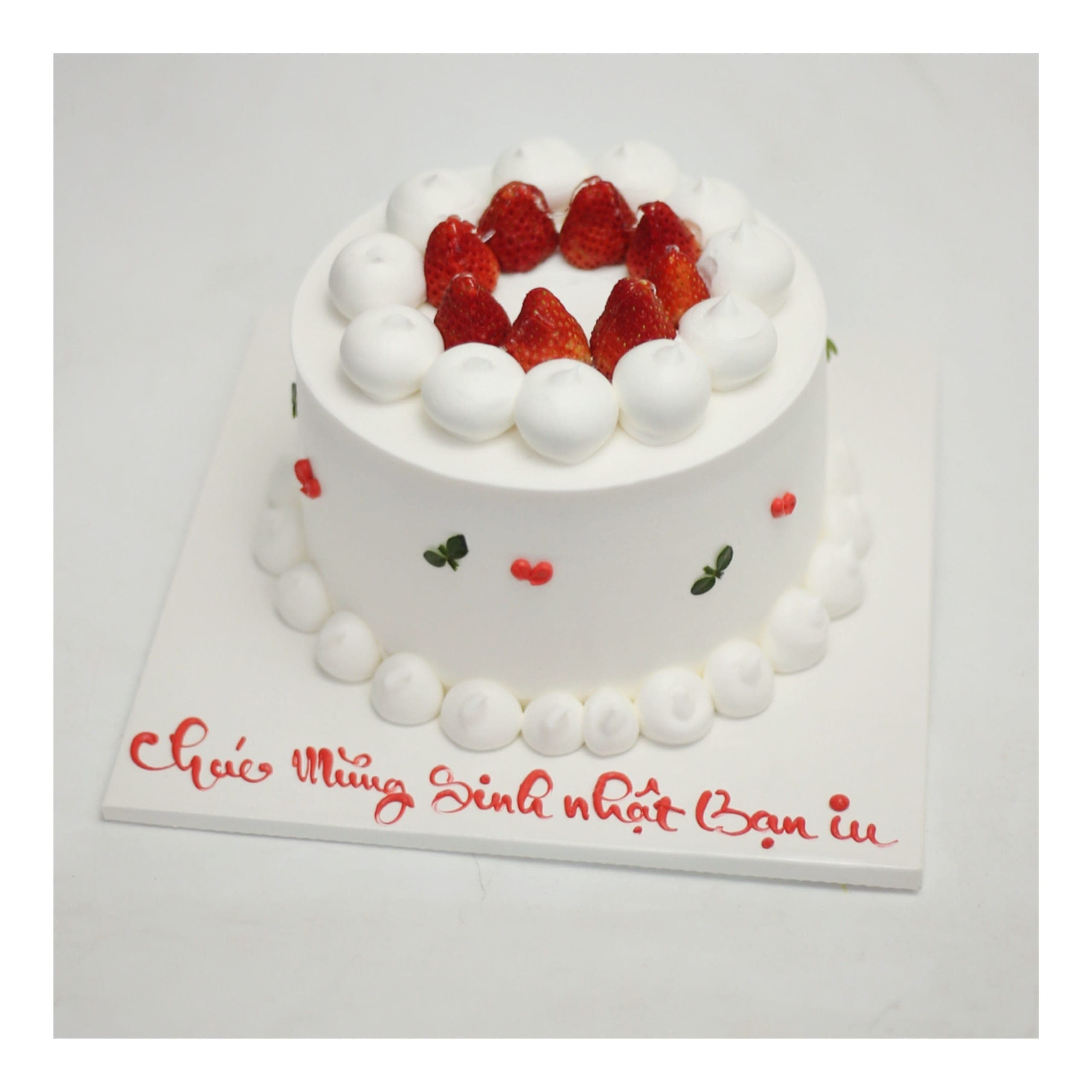 Bánh kem dâu tây tối giản thanh lịch