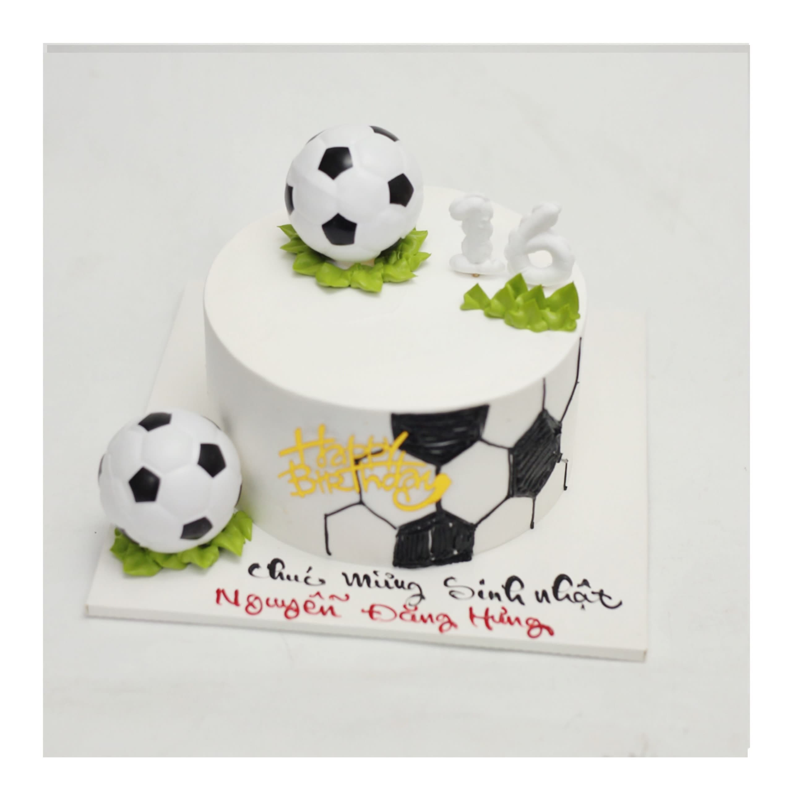 Bánh kem trang trí bóng đá cho bé trai