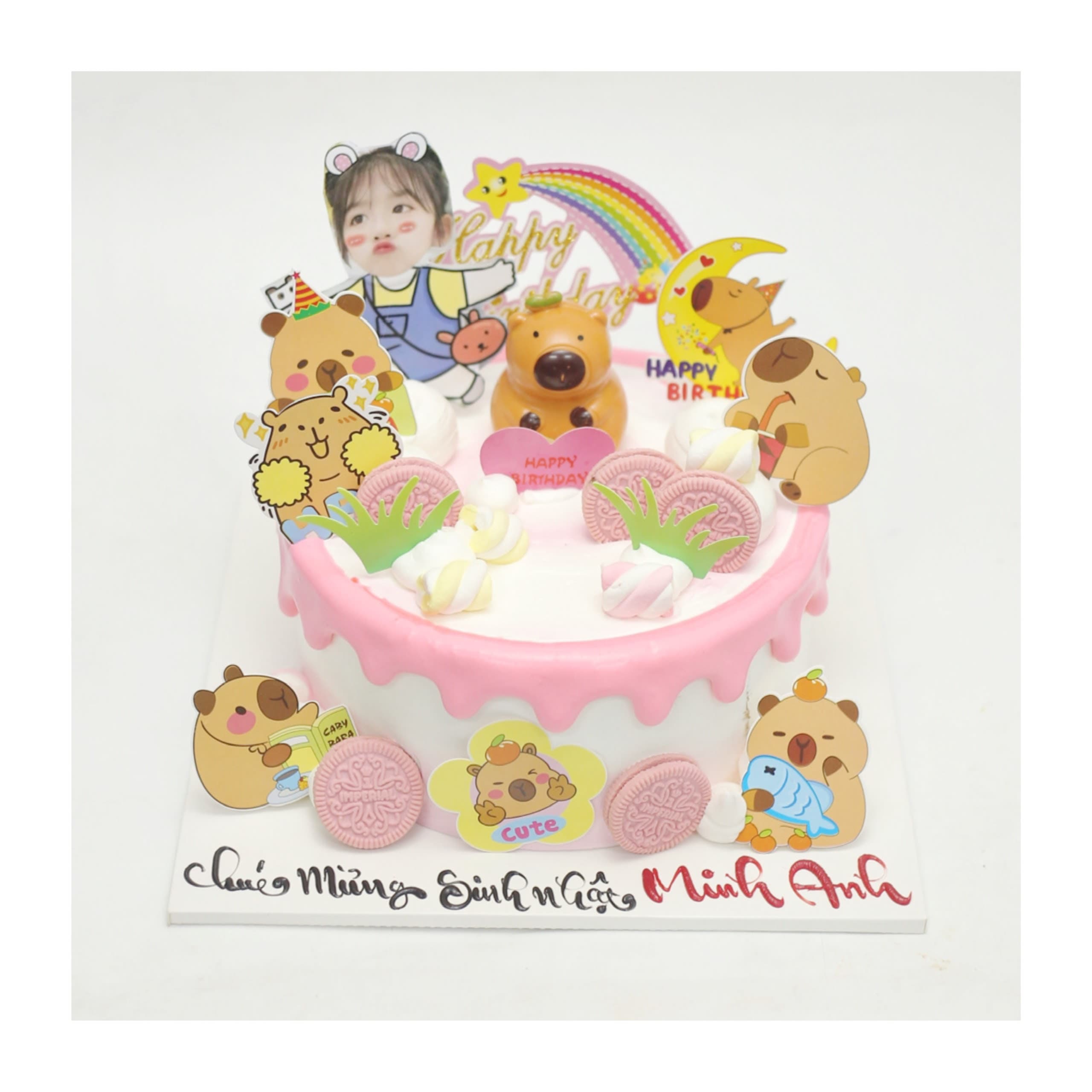 Bánh kem Capybara hồng xinh xắn cho bé