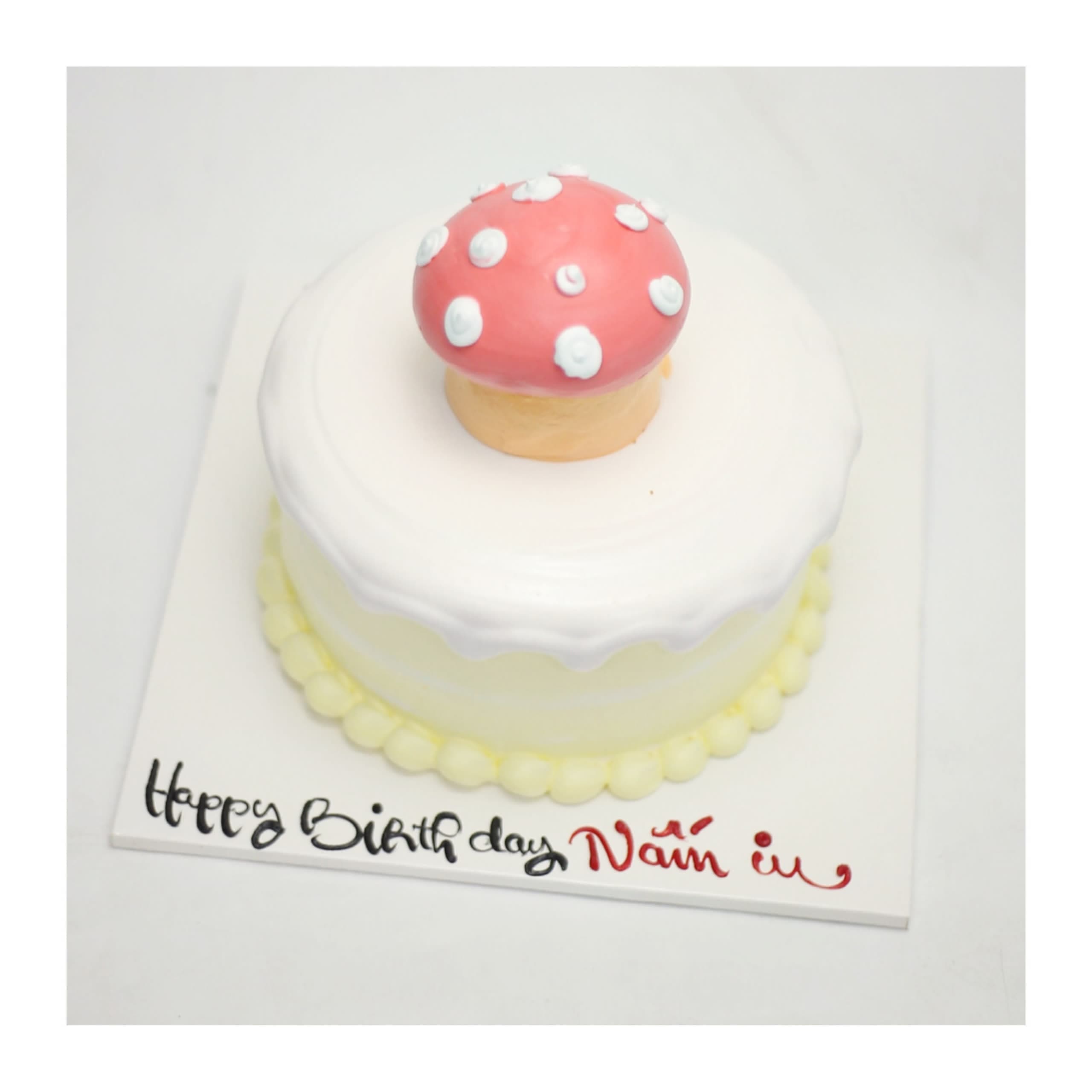 Bánh kem tạo hình cây nấm đỏ đáng yêu