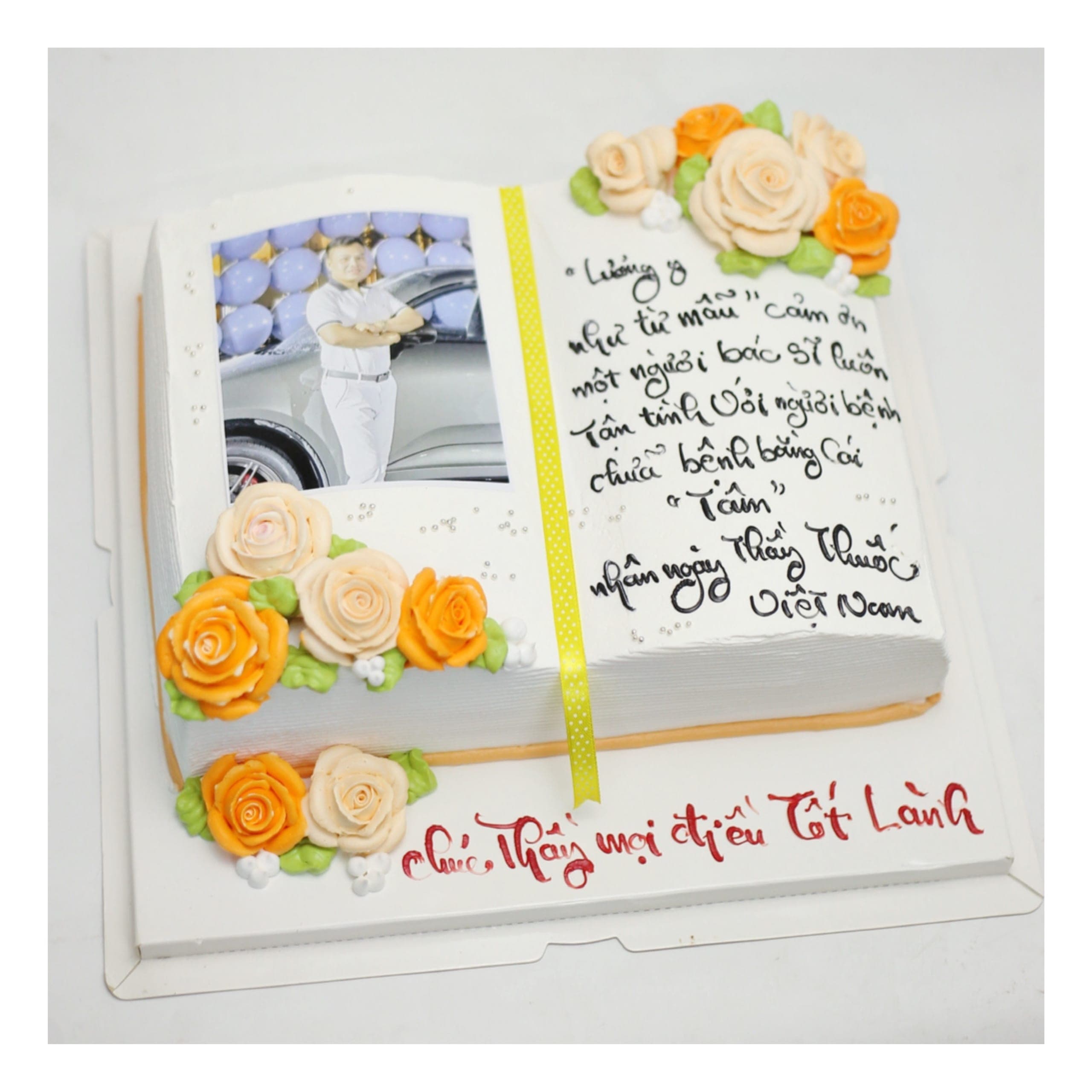 Bánh kem in hình bác sĩ tri ân