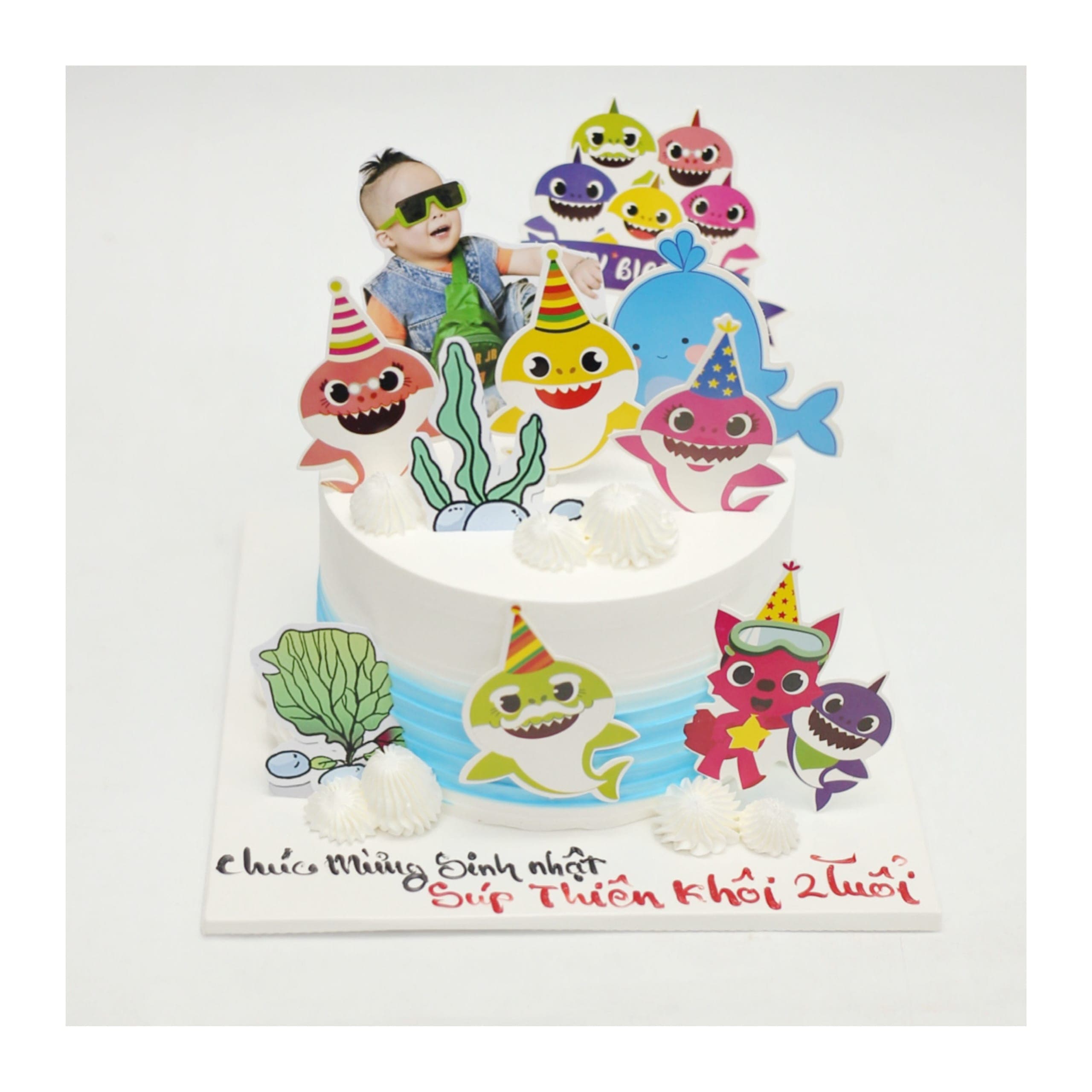 Bánh kem Baby Shark tông xanh đáng yêu