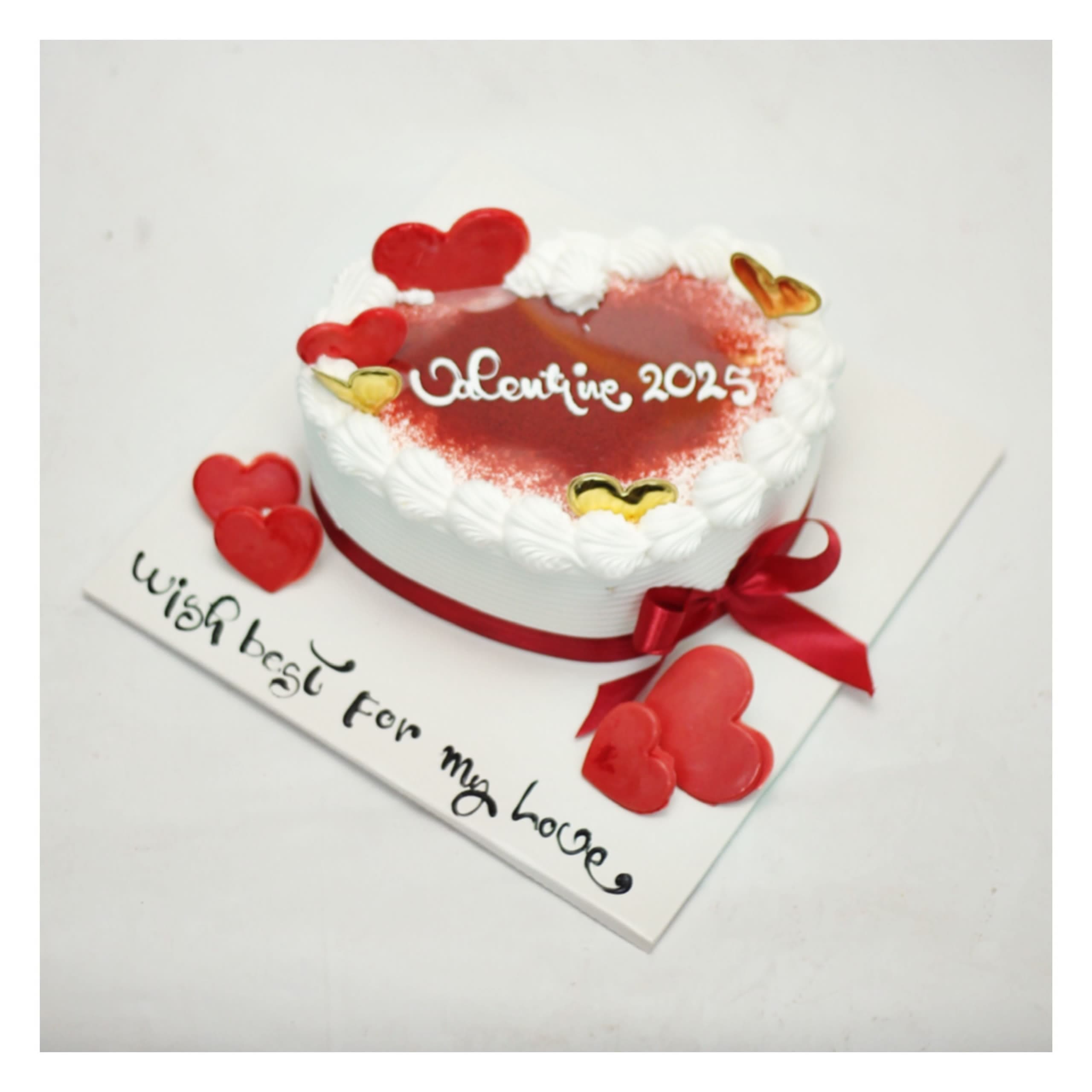 Bánh kem trái tim Valentine 2025 đỏ lãng mạn
