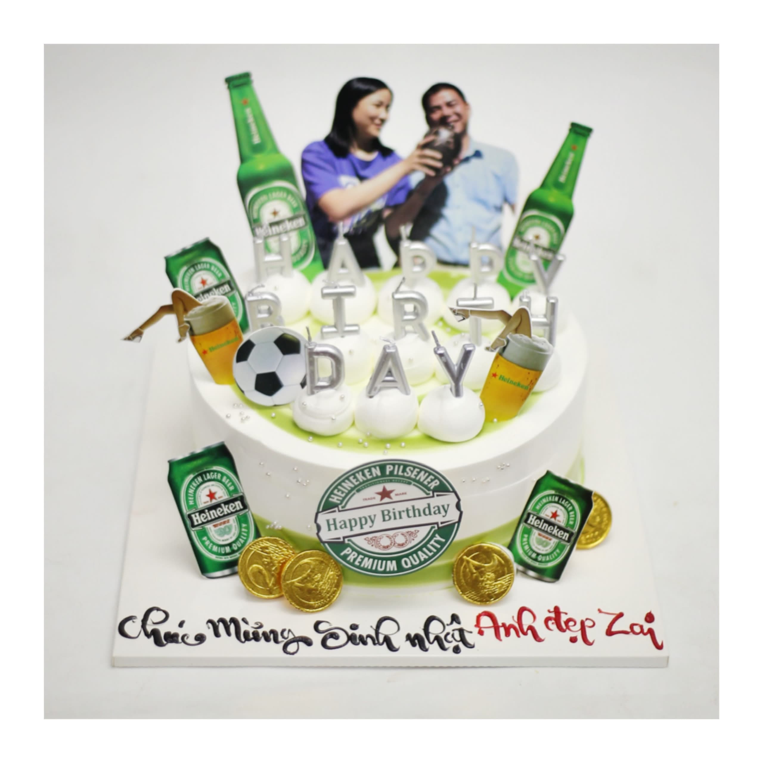 Bánh kem chủ đề bia Heineken cho nam giới