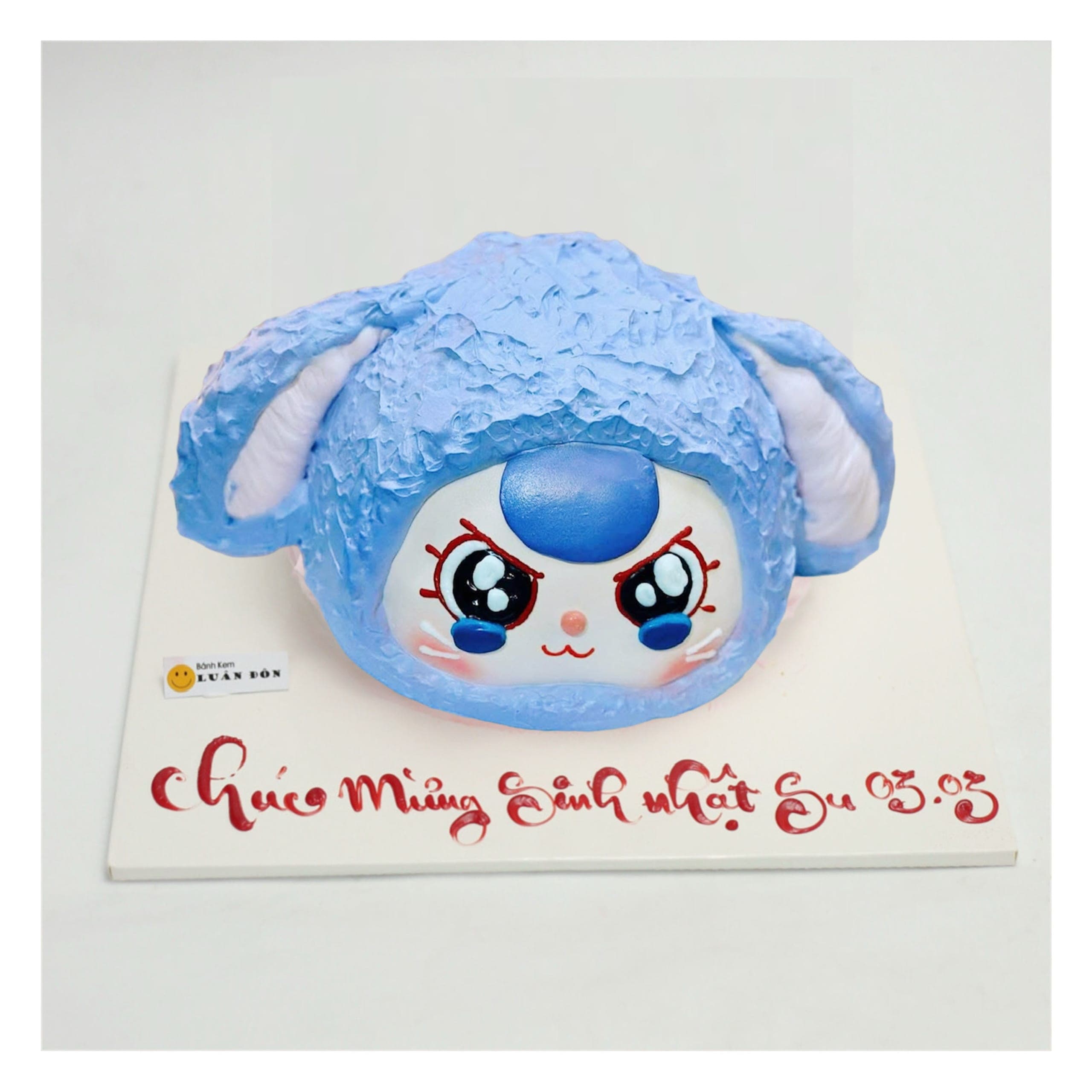 Bánh kem tạo hình bé mèo xanh dương xinh xắn