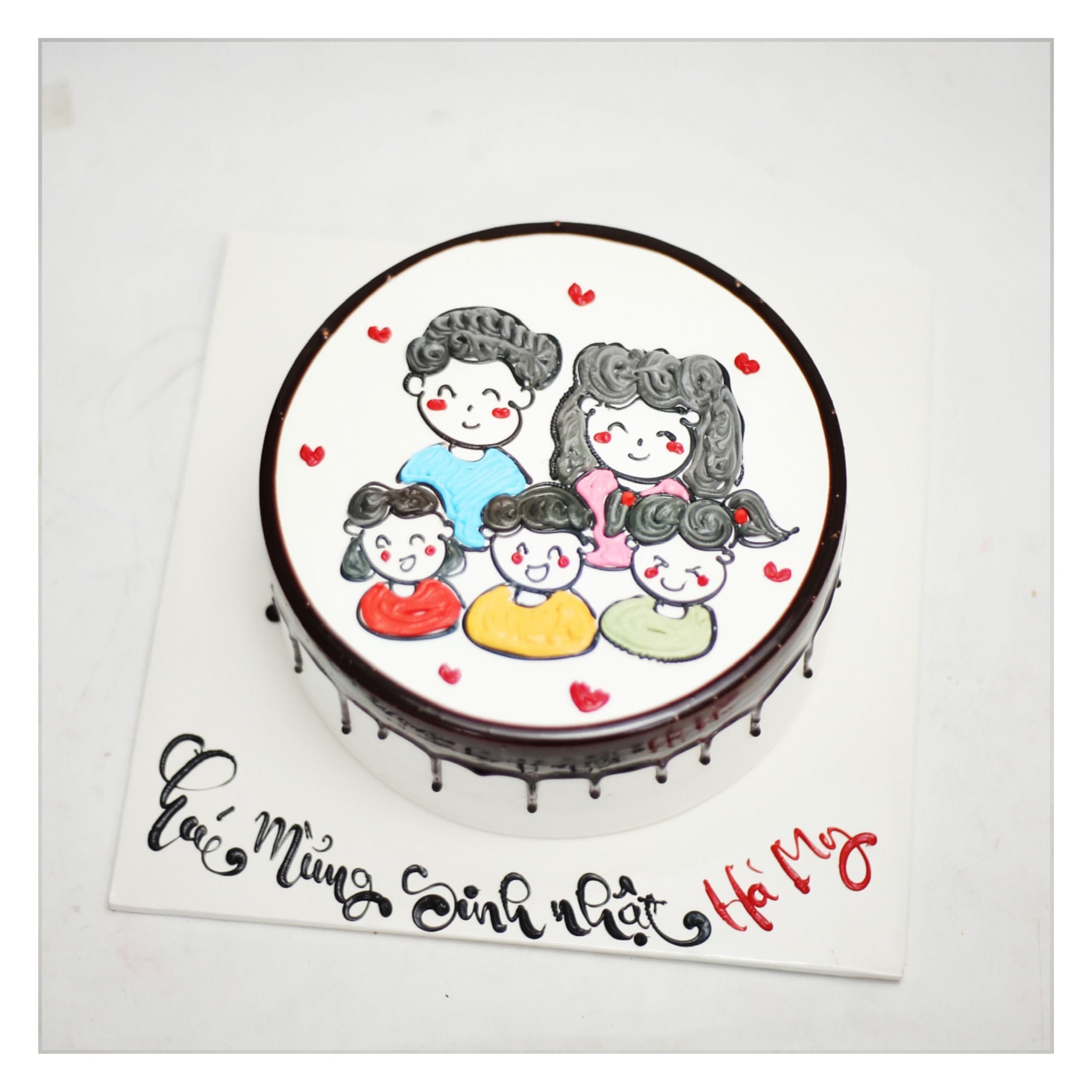 Bánh kem vẽ hình gia đình hạnh phúc ấm áp