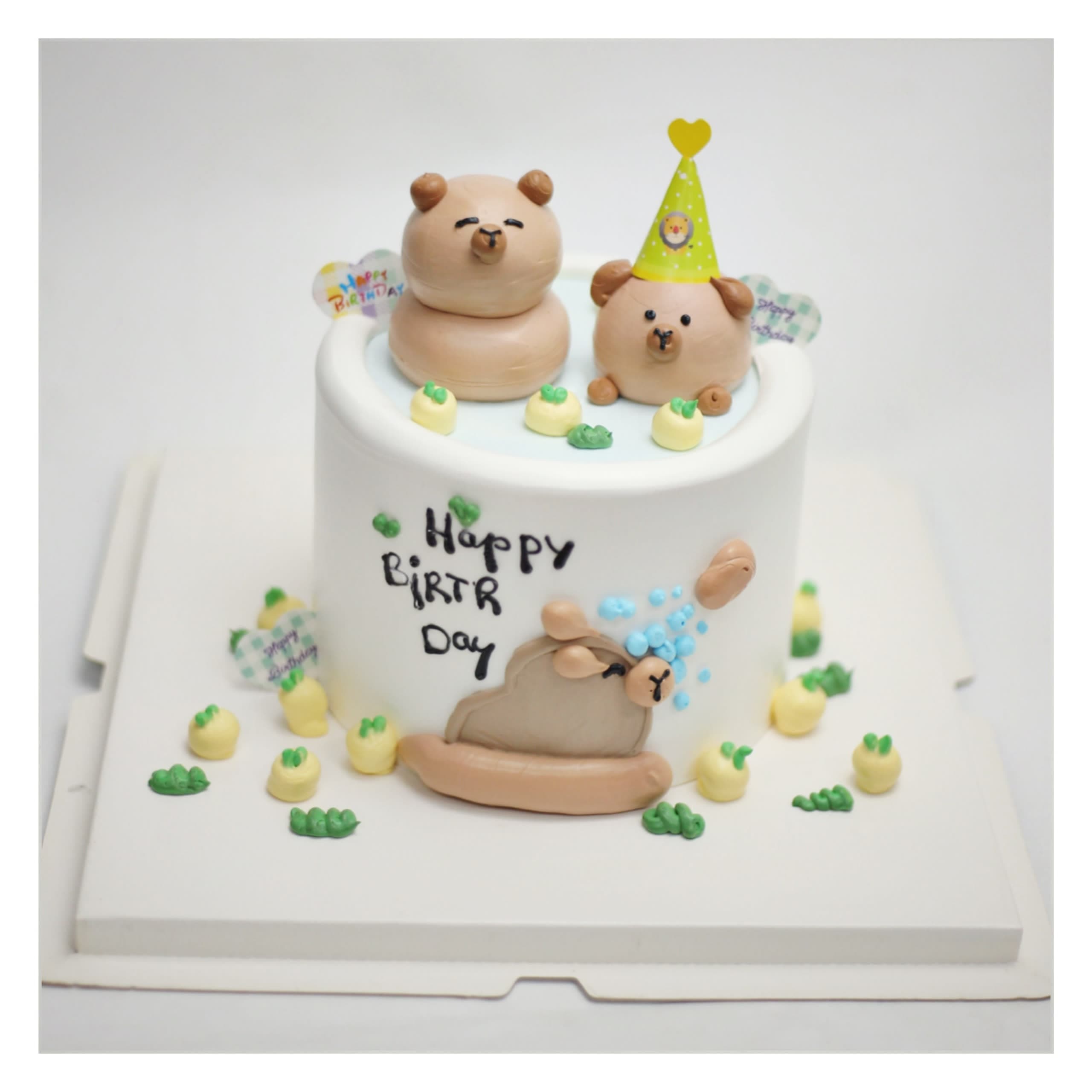 Bánh kem chú gấu tắm mát đáng yêu