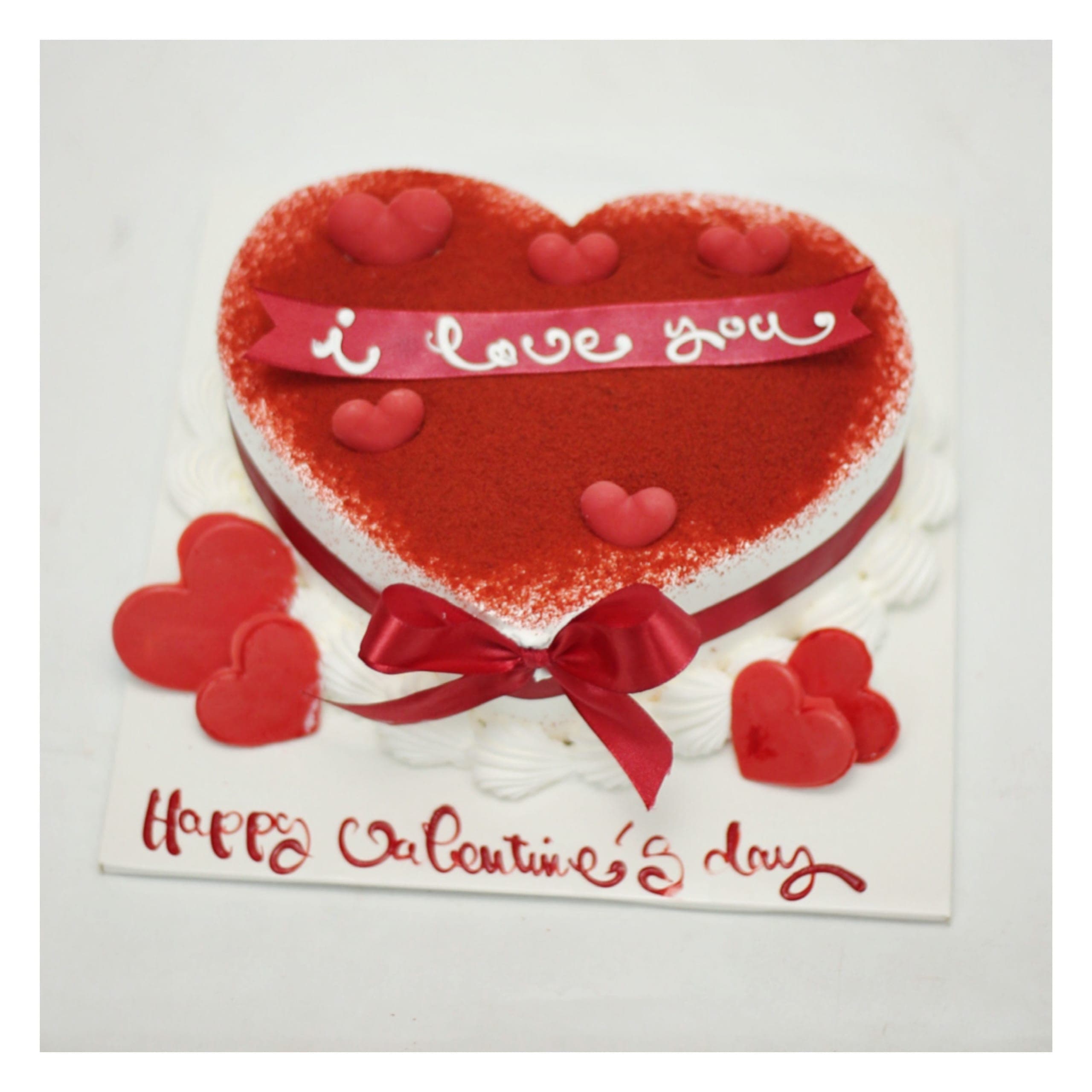 Bánh tim đỏ phủ bột nhung Valentine lãng mạn