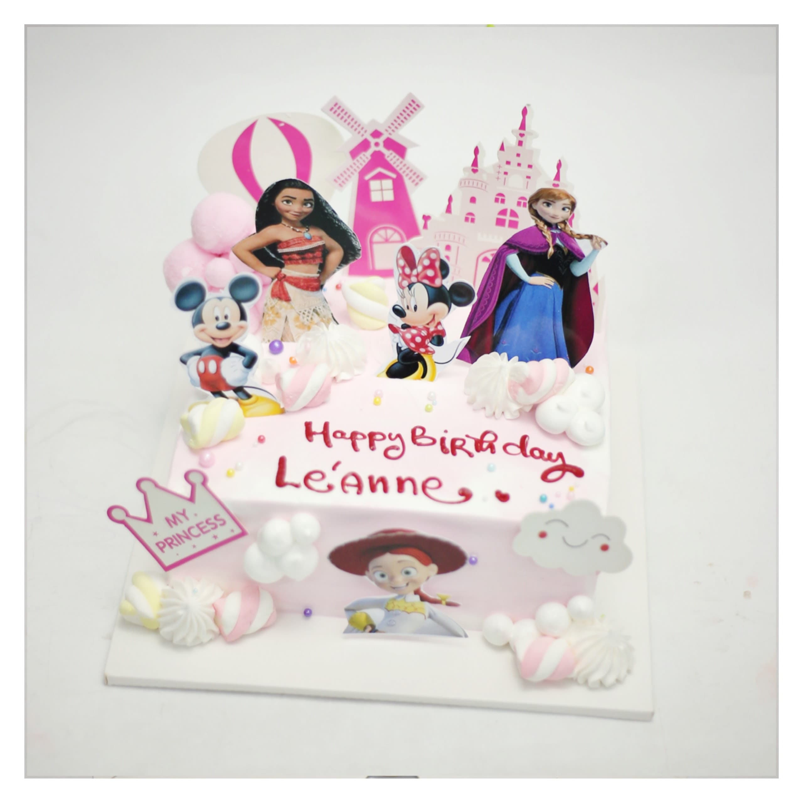 Bánh kem hồng trang trí công chúa hoạt hình