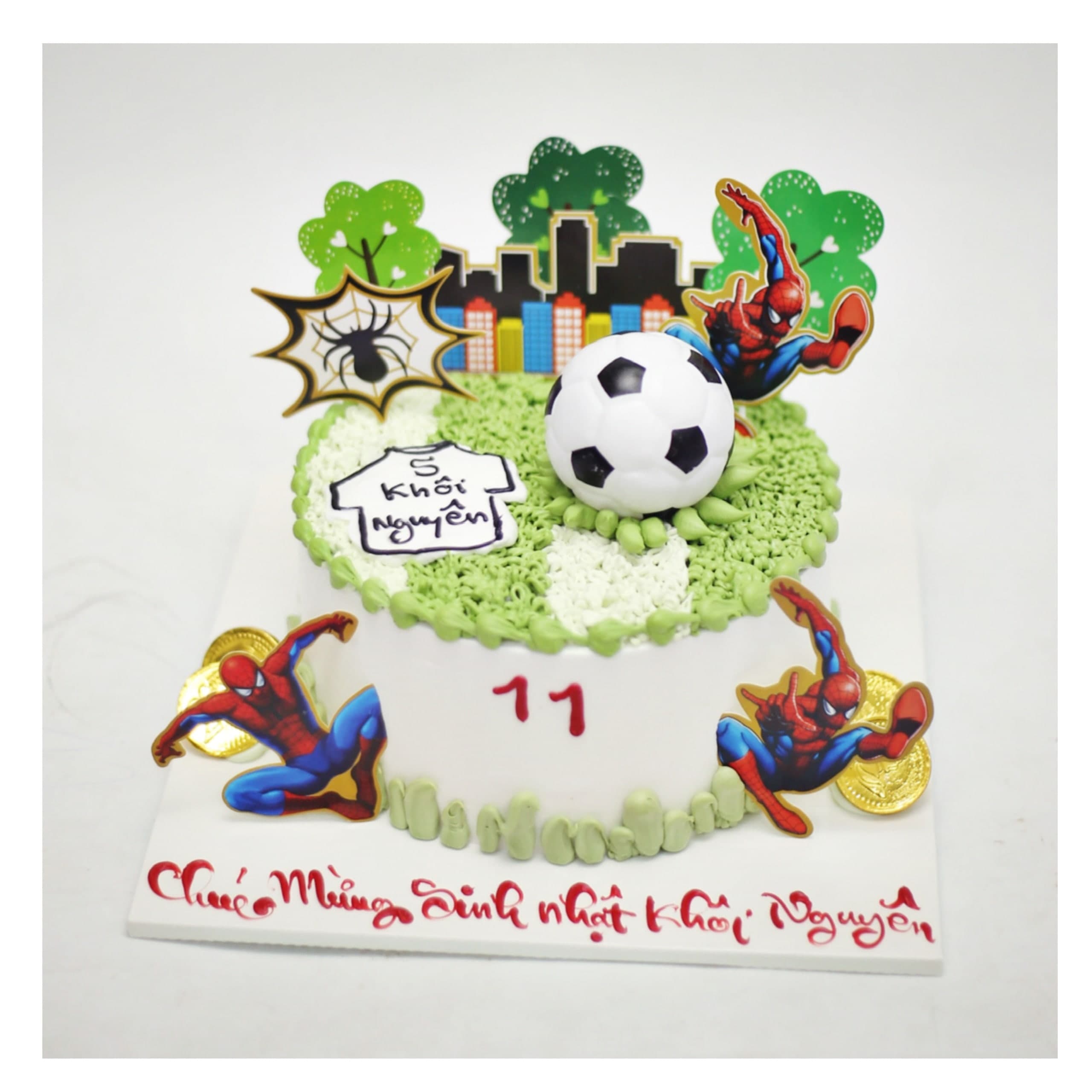 Bánh kem Spider-Man chủ đề bóng đá cho bé