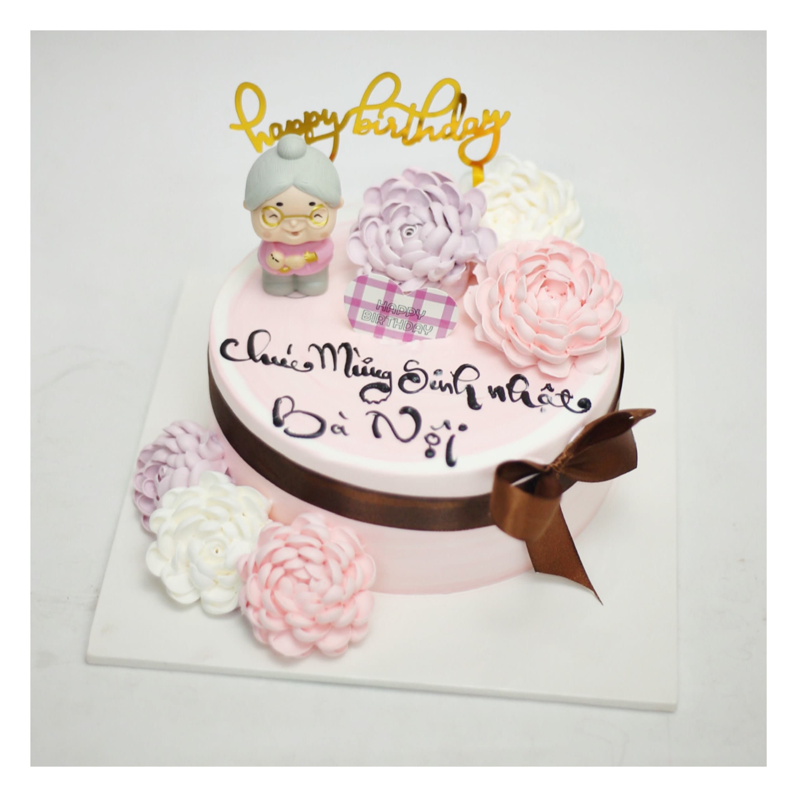 Bánh kem mừng thọ bà nội ấm áp