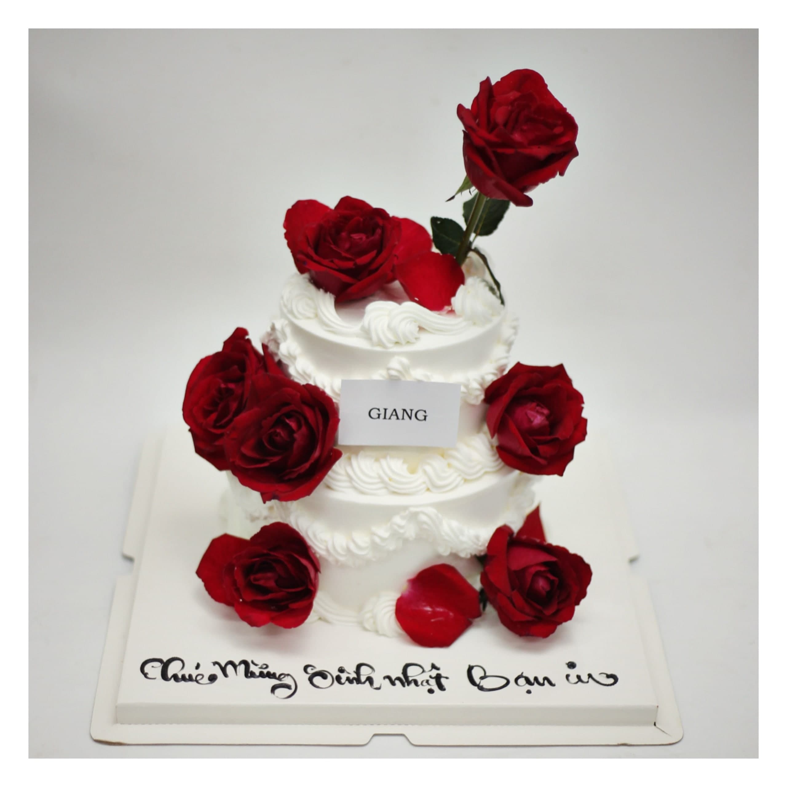 Bánh kem hai tầng hoa hồng đỏ