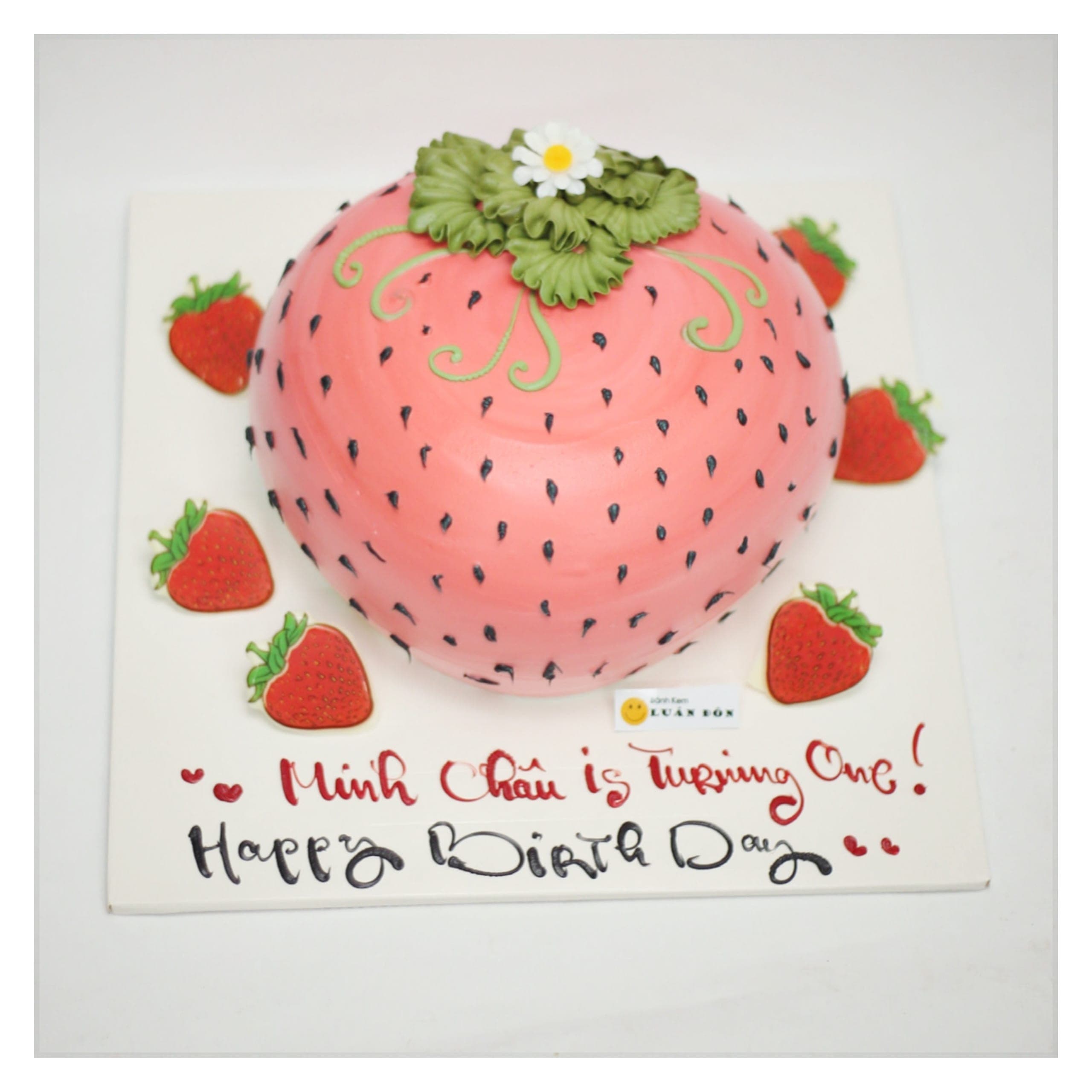 Bánh kem tạo hình quả dâu tây khổng lồ