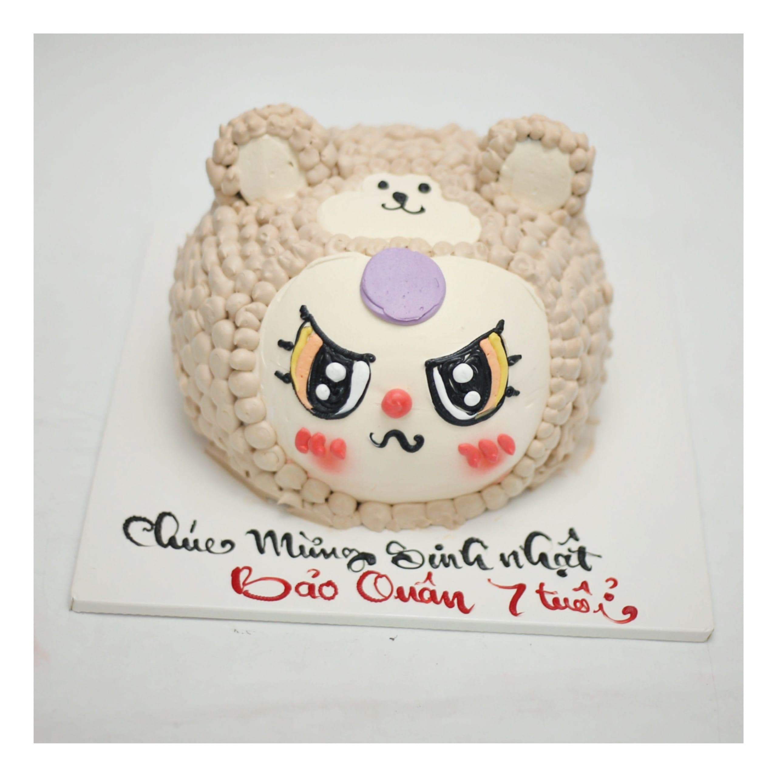 Bánh kem gấu nâu mặt giận dữ