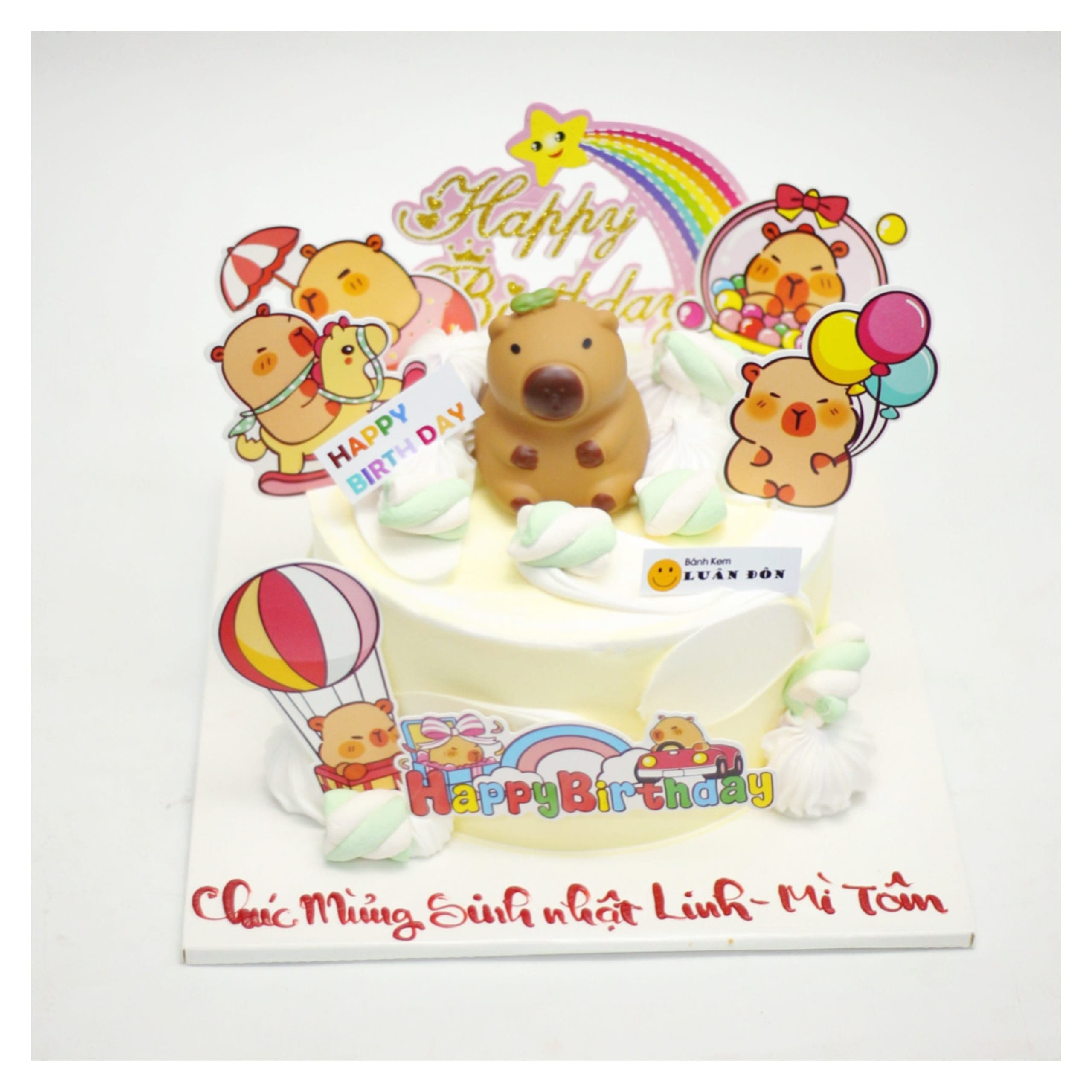 Bánh kem Capybara và bóng bay dễ thương