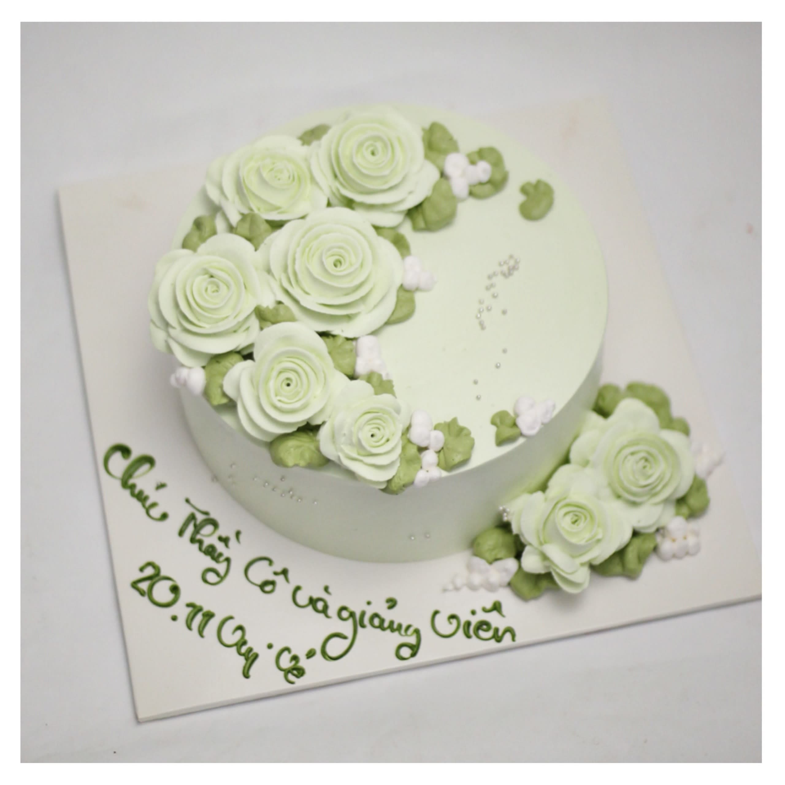 Bánh kem hoa hồng xanh tinh tế