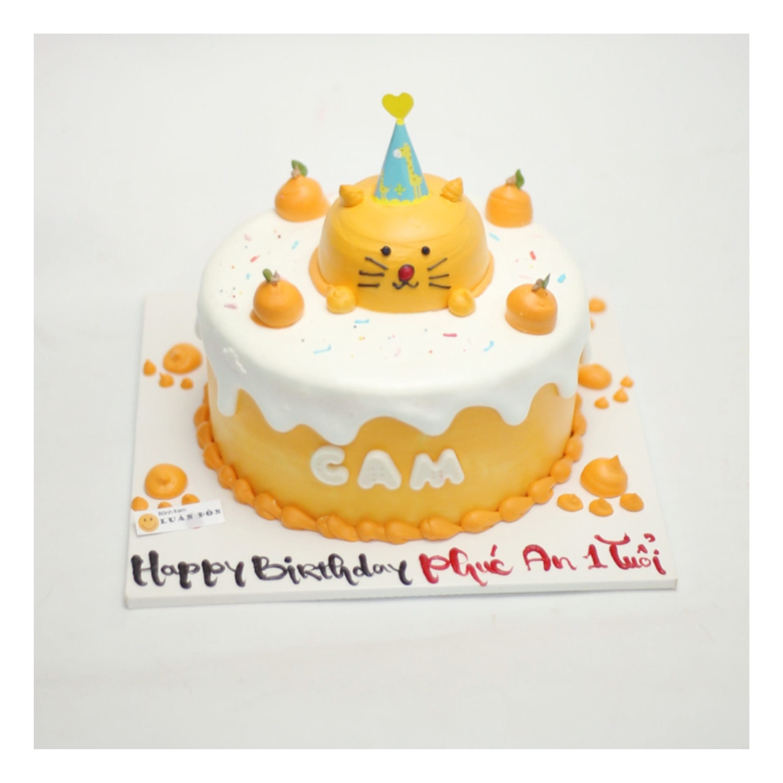 Bánh kem mèo cam dễ thương cho bé